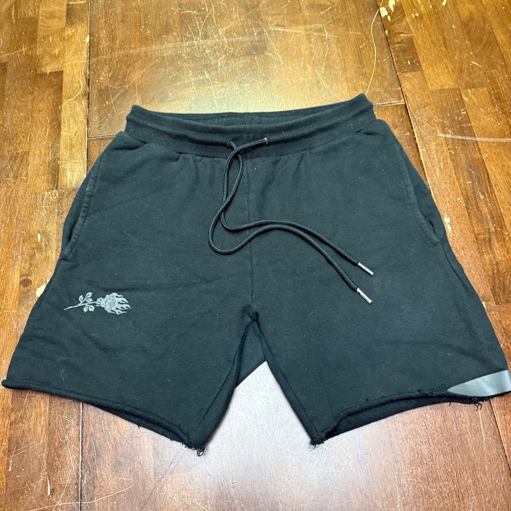 Civil Regime Sweat Shorts Mens L Black Flaming Rose Graphic Raw Hem Fleece